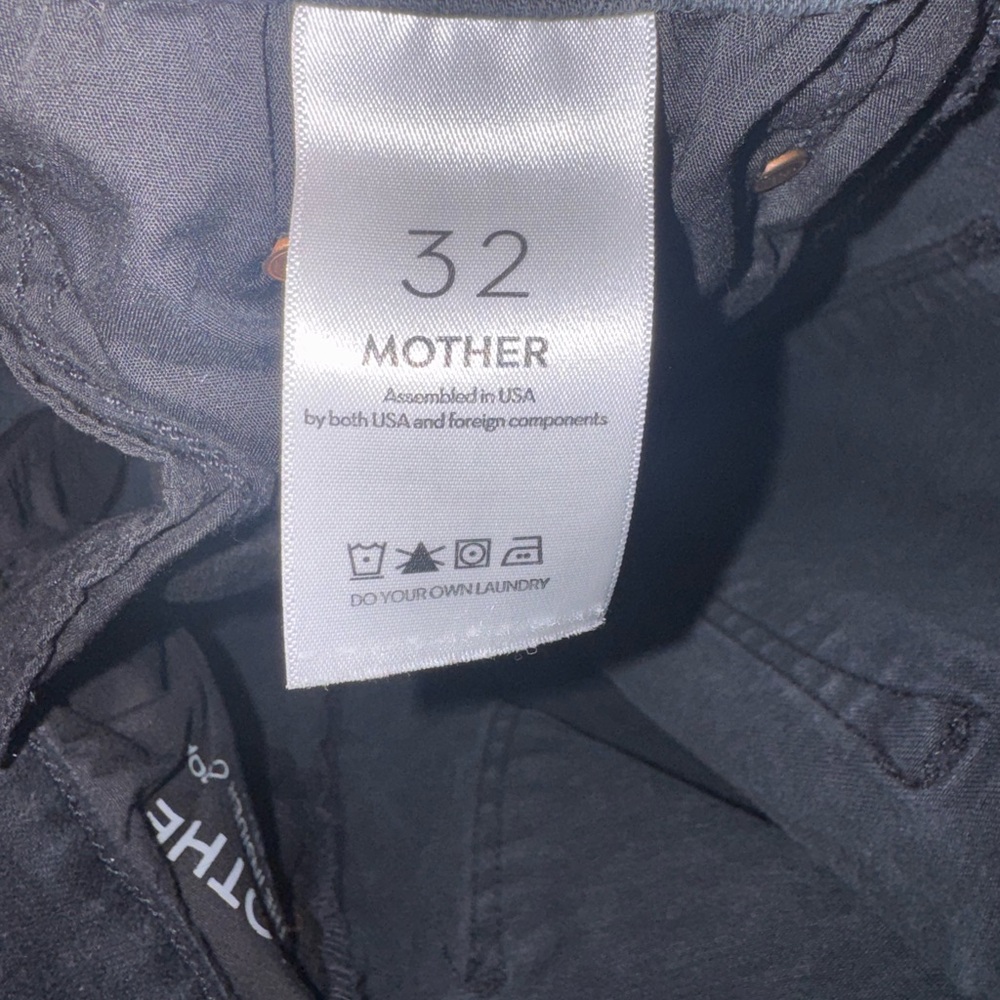 MOTHER The Insider Mid-Rise Crop
Step Fray Jeans - Picture 6 of 6